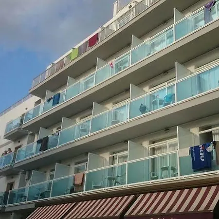Planet Blue Hotel