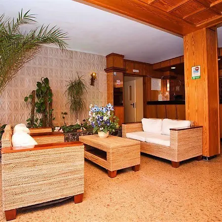 Planet Blue Hotel 3*